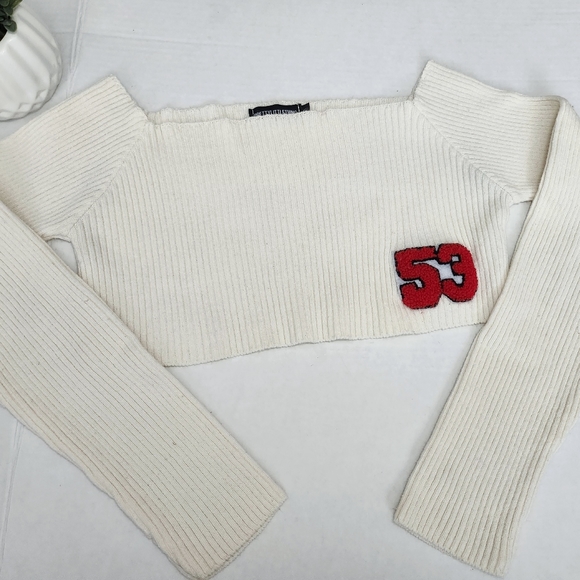 Pretty Little thing Crop top - Picture 2 of 5